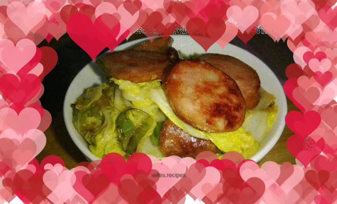 Stir-fried red sausage with baby cabbage