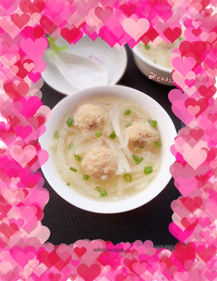 Shredded radish meatball soup