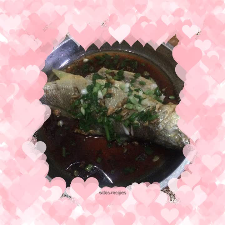 Yellow croaker with scallions