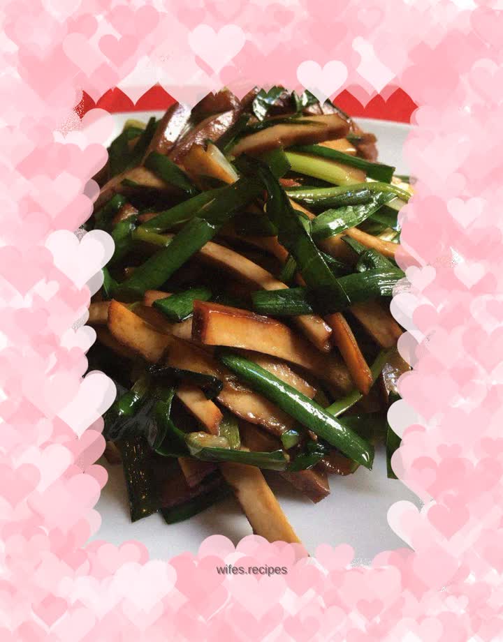 Stir-fried dried beans with leeks