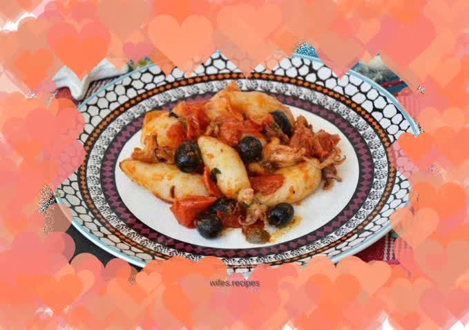 Tomatoes and olives with squid
