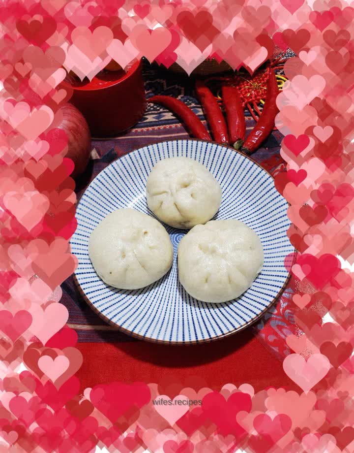 Beef and carrot stuffed buns