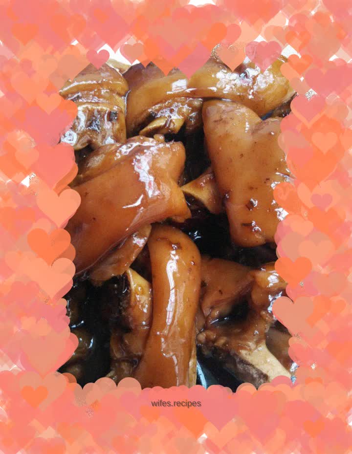 Braised pork trotters