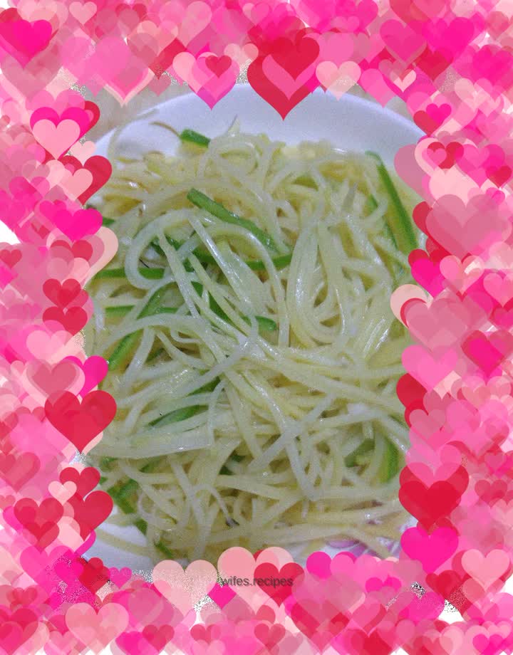 Green pepper and potato shreds