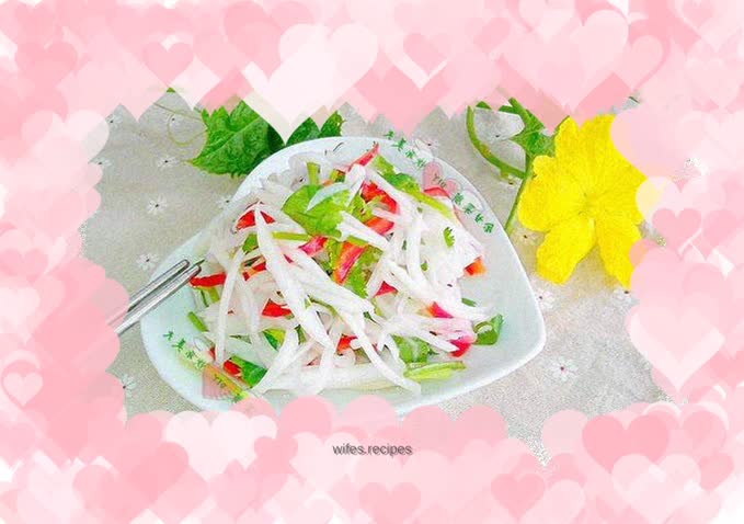 Appetizing and refreshing - spicy and sour shredded radish