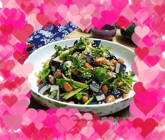 Dried coriander mixed with peanuts