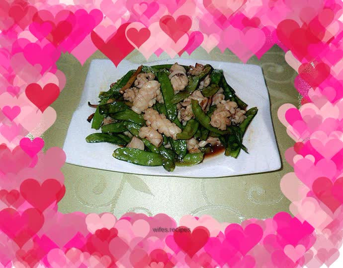Stir-fried fresh squid with snow peas