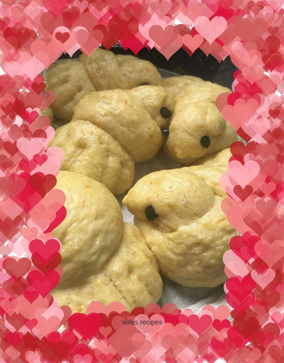 Pumpkin milk flavored pigeon steamed buns