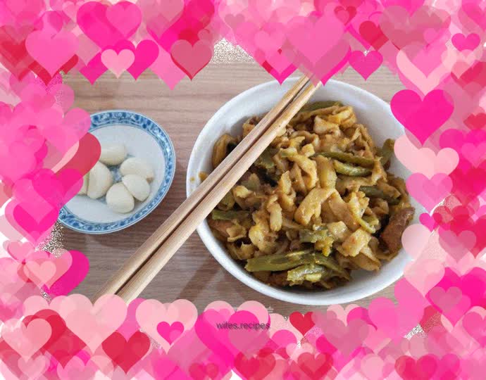 Braised noodles with pork and beans