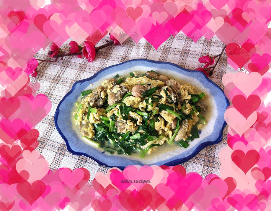 Fried seafood and meat with eggs