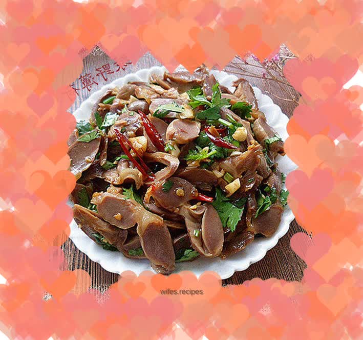 Chicken gizzards mixed with garlic