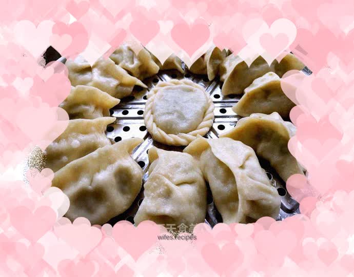 Green pepper and pork steamed dumplings