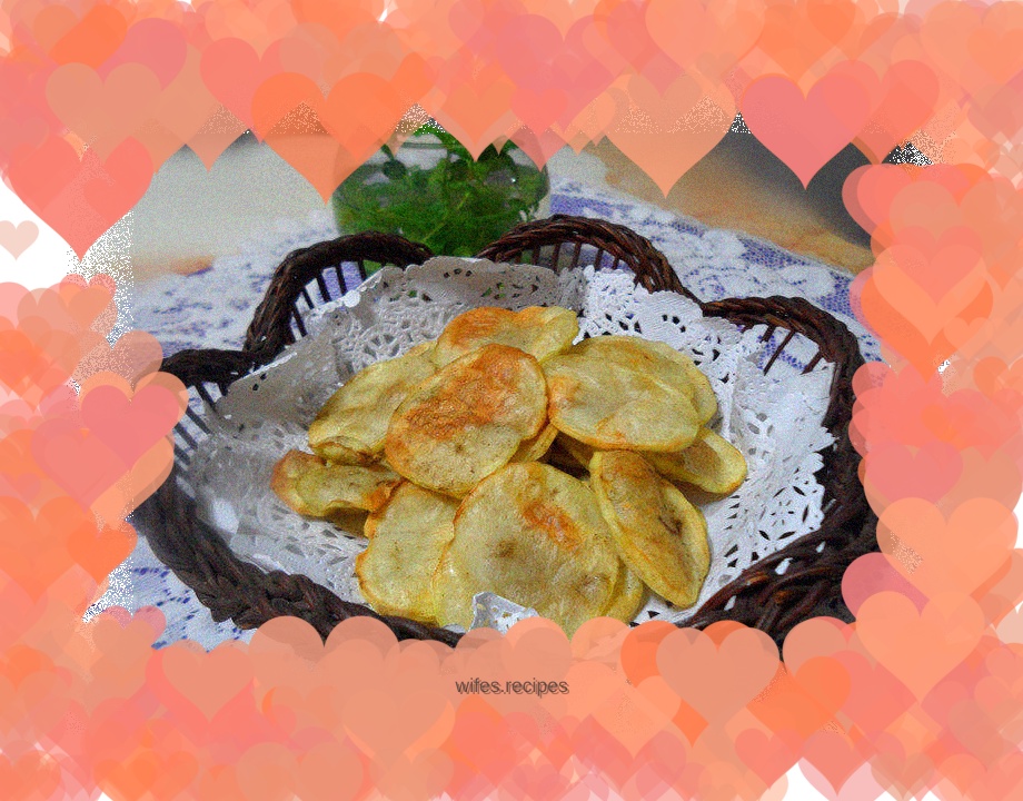 Black pepper potato chips