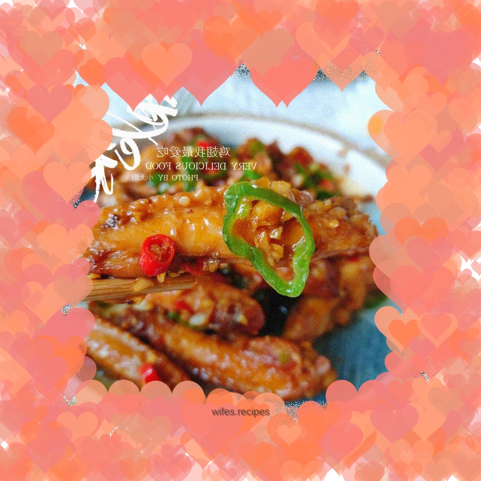 Finger sucking garlic chicken wings