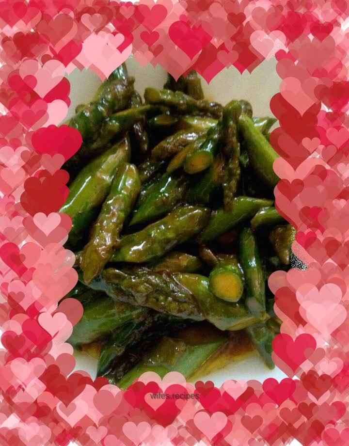 Stir-fried asparagus