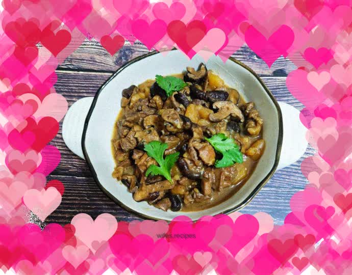 As a side dish, chicken legs, potatoes and stewed mushrooms