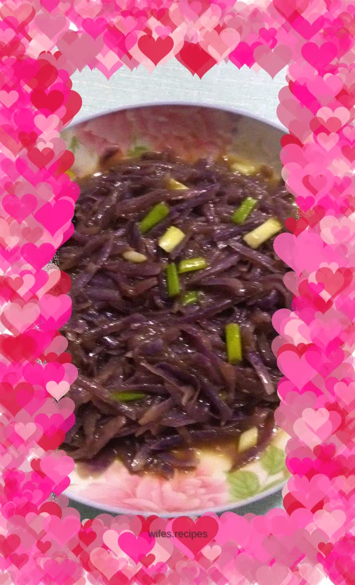 Fried purple potato shreds