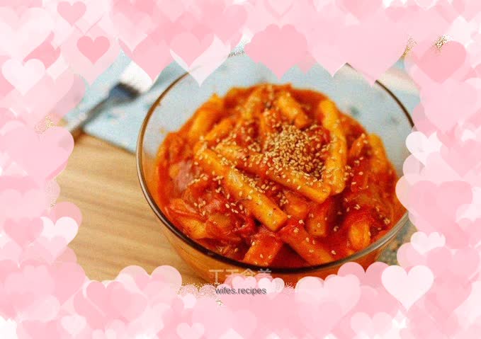 Korean Kimchi Tteokbokki made in a cast iron pot