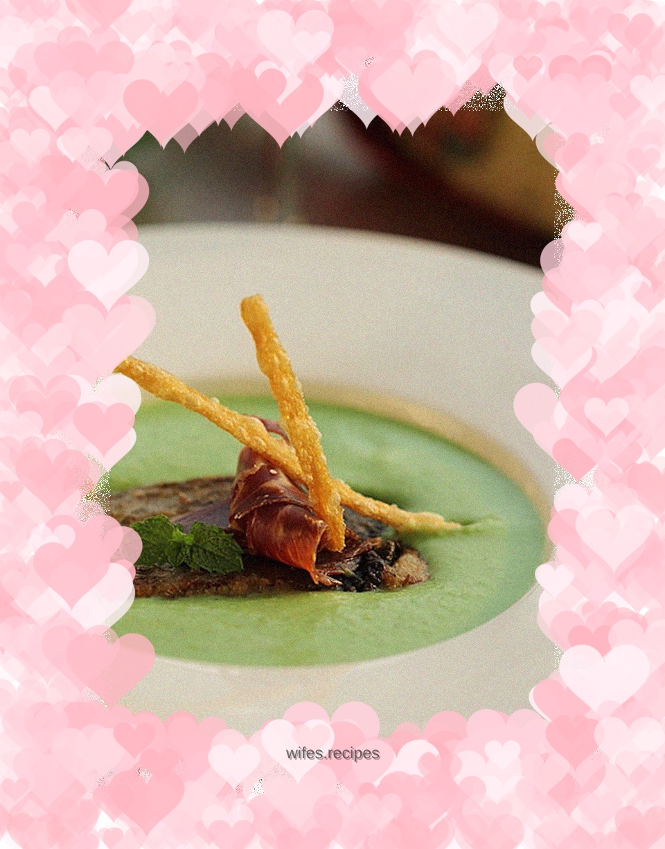 Ham and fish cubes with refried beans