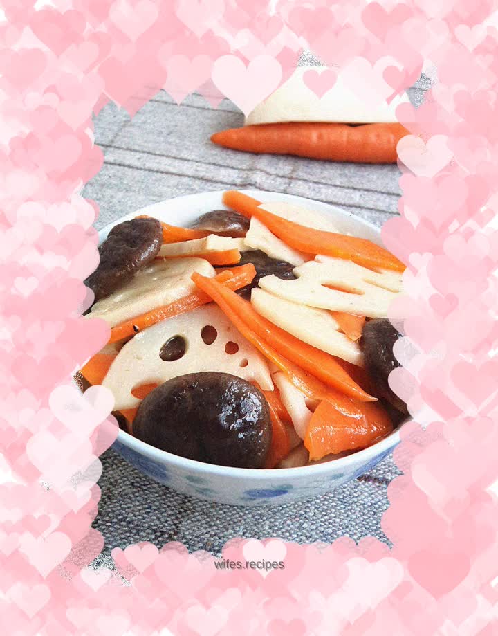 Stir-fried shiitake mushrooms with carrots, lotus roots