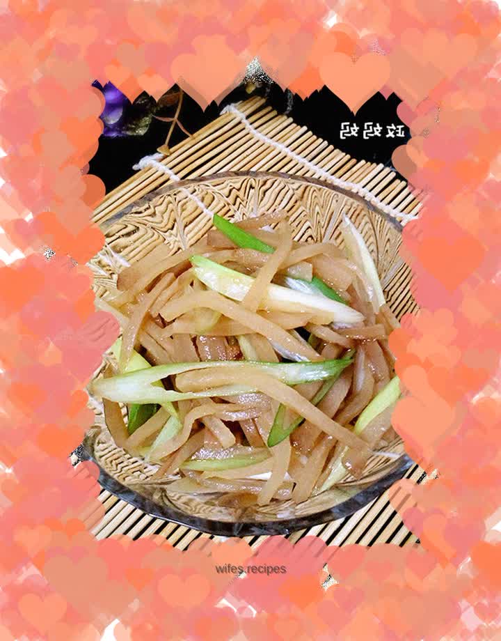 Onions mixed with pickles