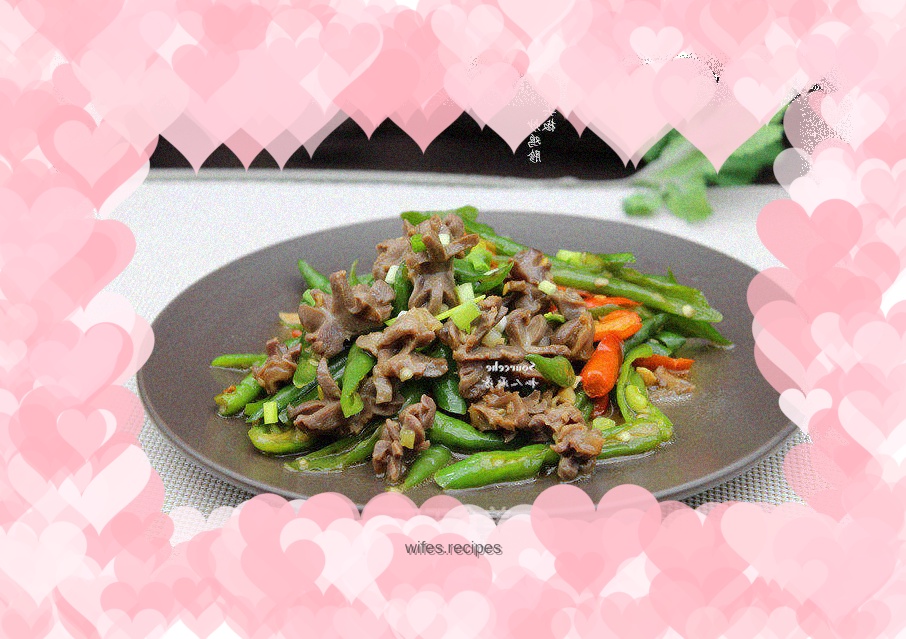 Fried chicken gizzards with pepper