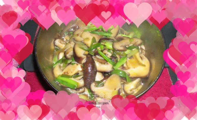 Stir-fried fresh mushrooms with green onions