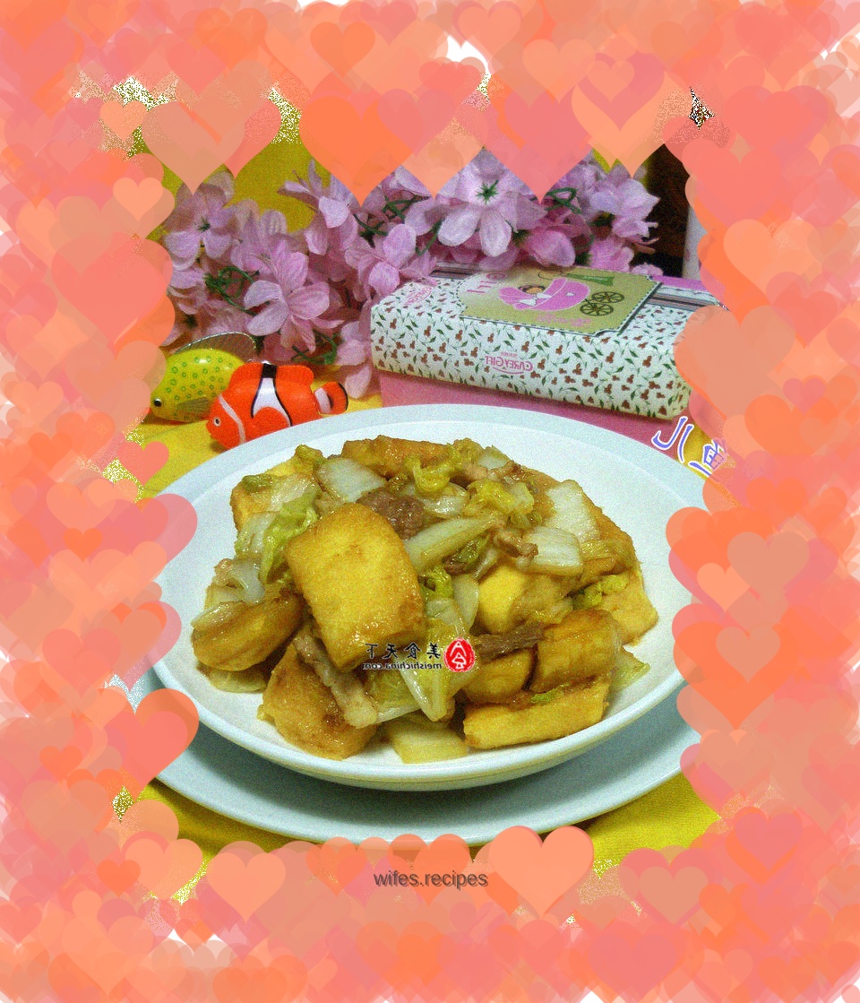 Stir-fried corn buns with shredded cabbage and pork