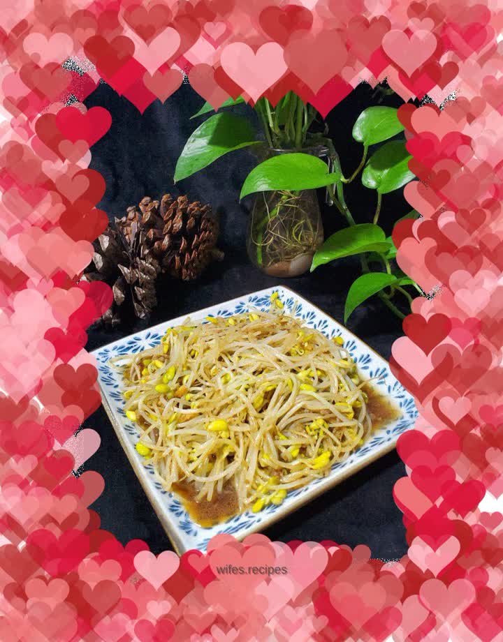 Stir-fried soybean sprouts with minced meat