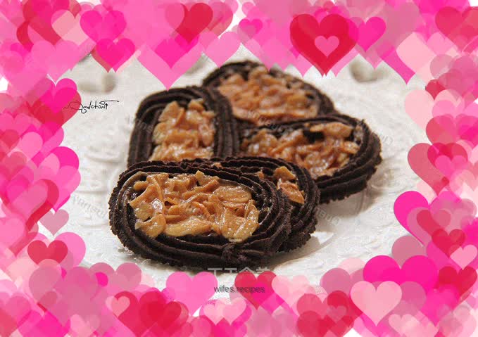 Cocoa Flavored Roman Shield Biscuits