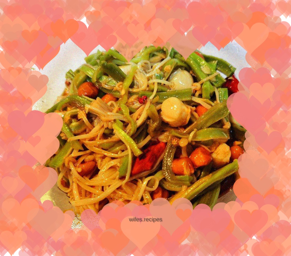 Scallop meat mixed with tribute vegetables and enoki mushrooms