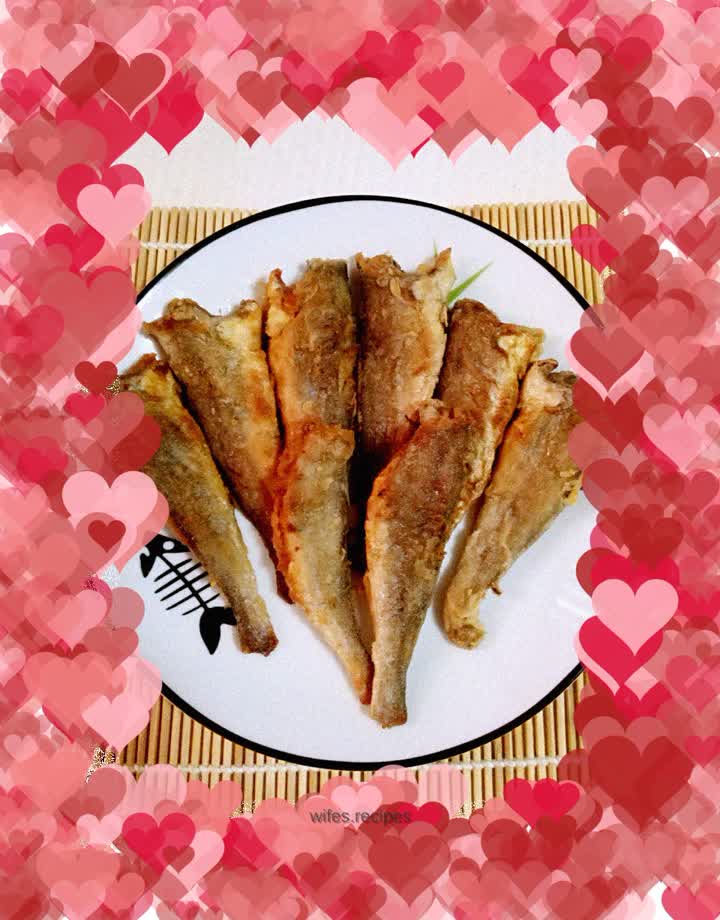 Pan-fried small yellow croaker