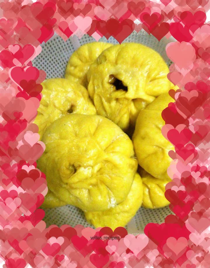 Pumpkin, pickled vegetables and minced pork buns