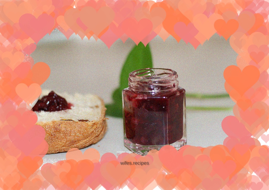 Super simple healthy snack with zero additives - Cherry Raisin Jam