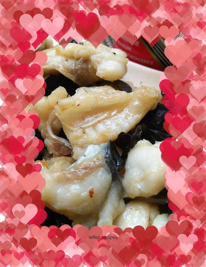 Stir-fried pangasius fillet with black fungus