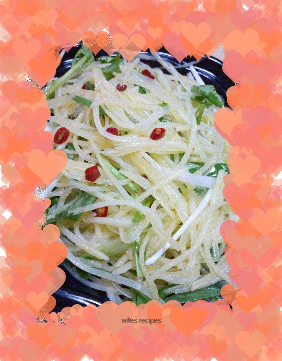 Stir-fried shredded potatoes