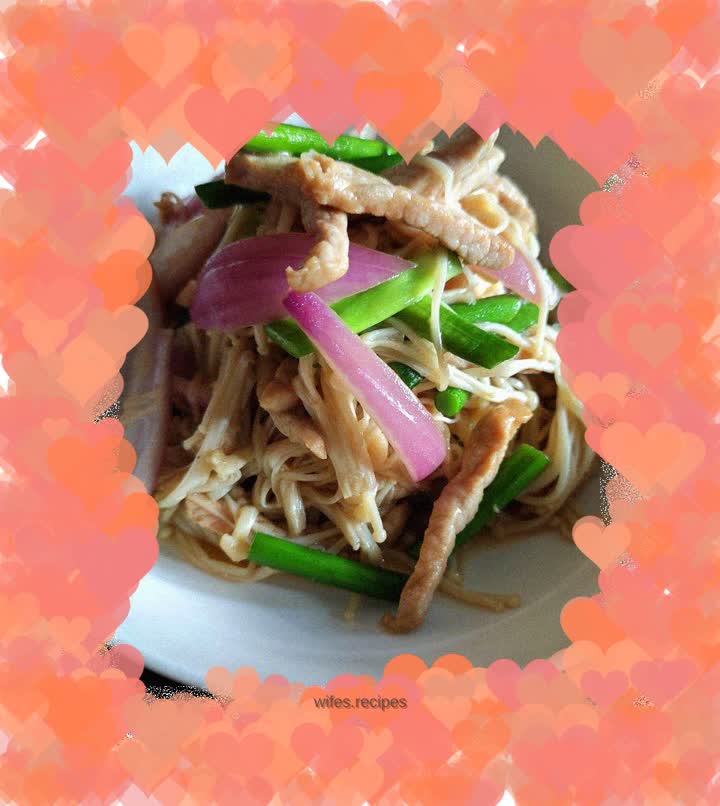 Stir-fried shredded pork with onions, garlic sprouts and enoki mushrooms