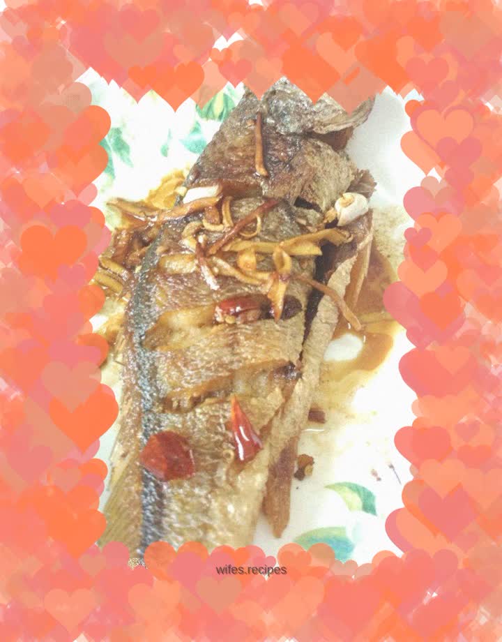 Pan-fried yellow croaker