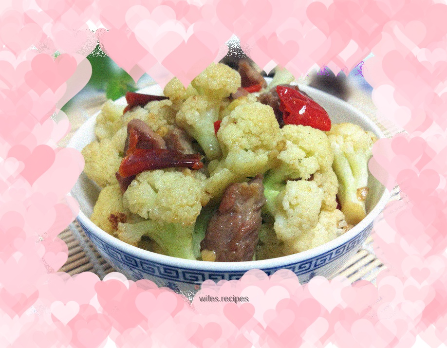 Stir-fried pork slices with dried pepper and cauliflower