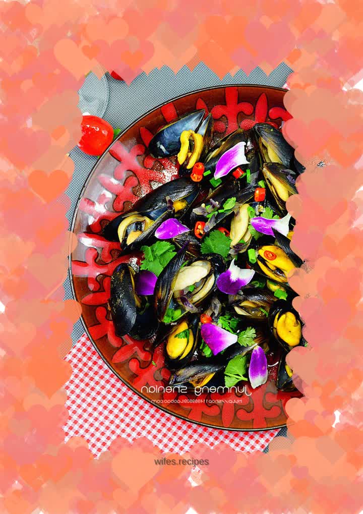 A petite bourgeois dish with the most oceanic flavor—French mussels