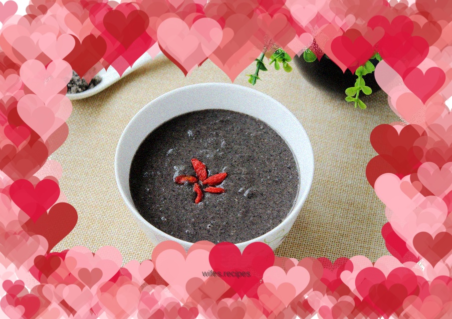 Blood glutinous rice and sesame paste