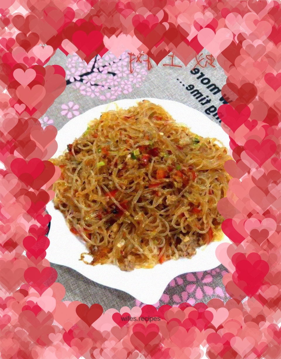 Ants climbing the tree