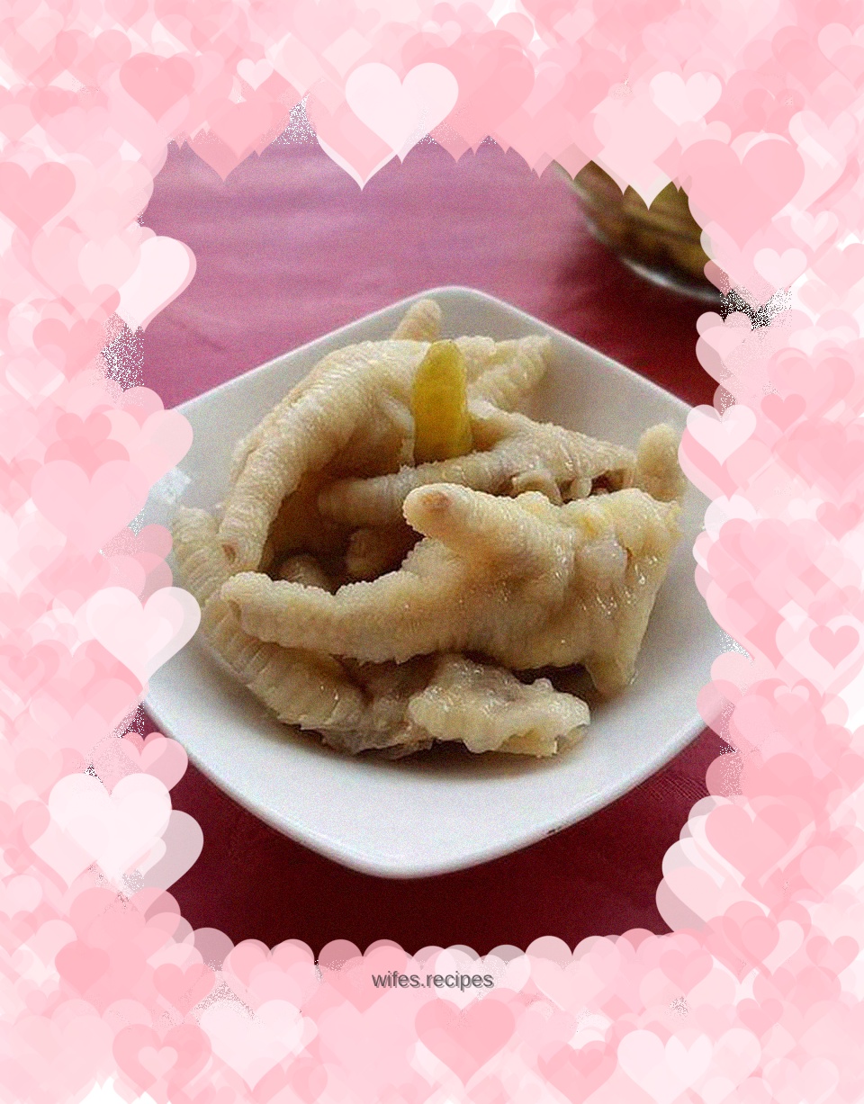 Pickled pepper chicken feet