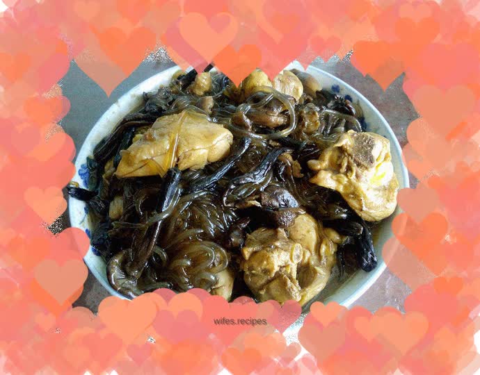 Chicken stewed with mushrooms