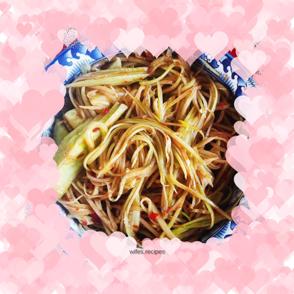 Shredded cucumber mixed with sauce