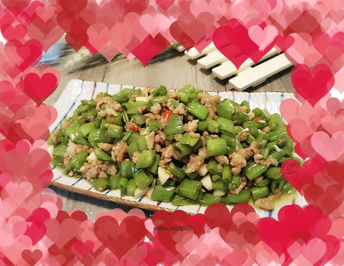 Stir-fried minced pork with water spinach stalks