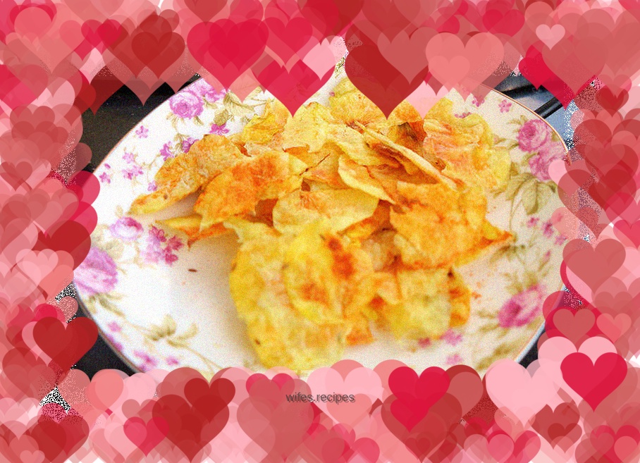 Microwave oil-free version of potato chips