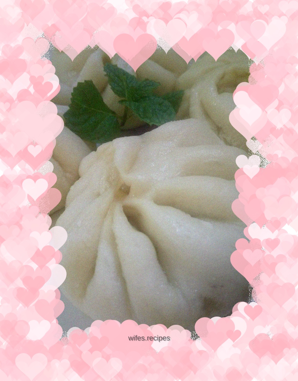 Mushroom, vegetable and meat buns