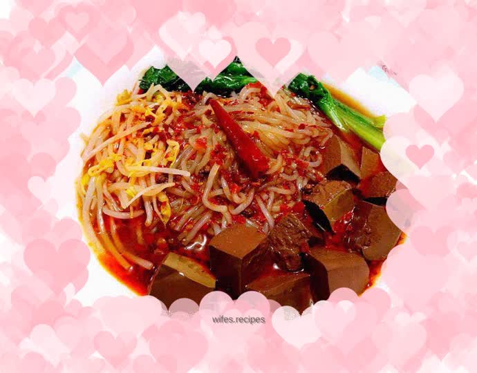 "A bowl of good soup" duck blood vermicelli soup