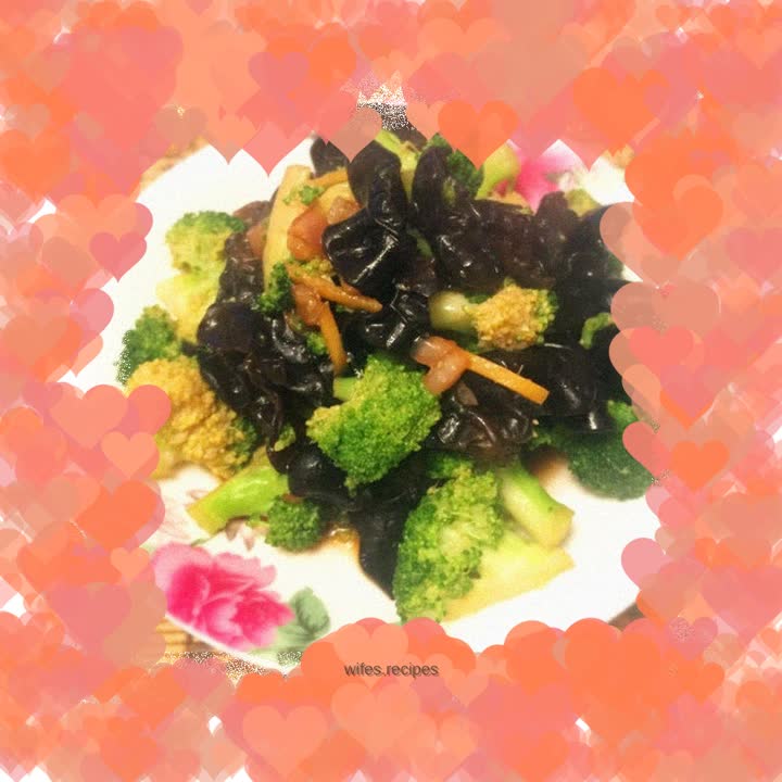 Fried fungus with broccoli